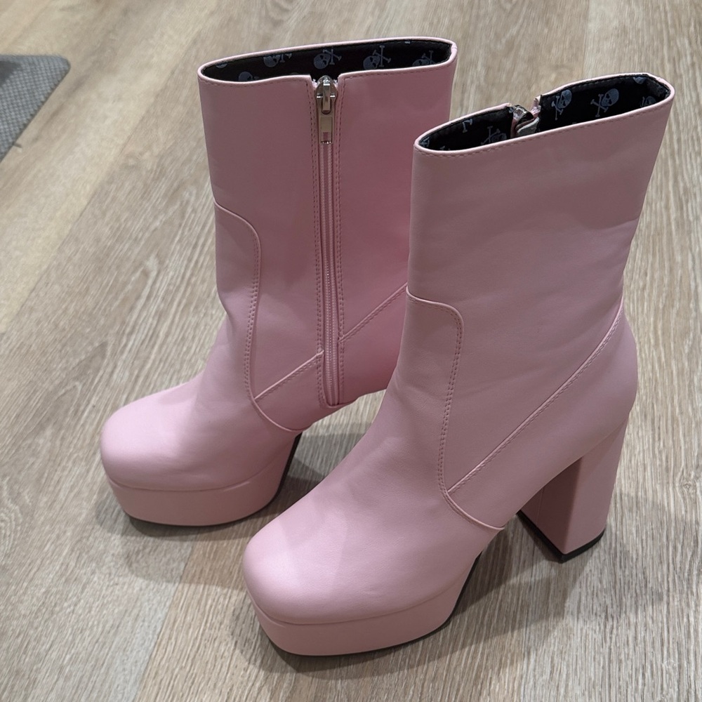 LAMODA Light Pink Platform Heeled Boots